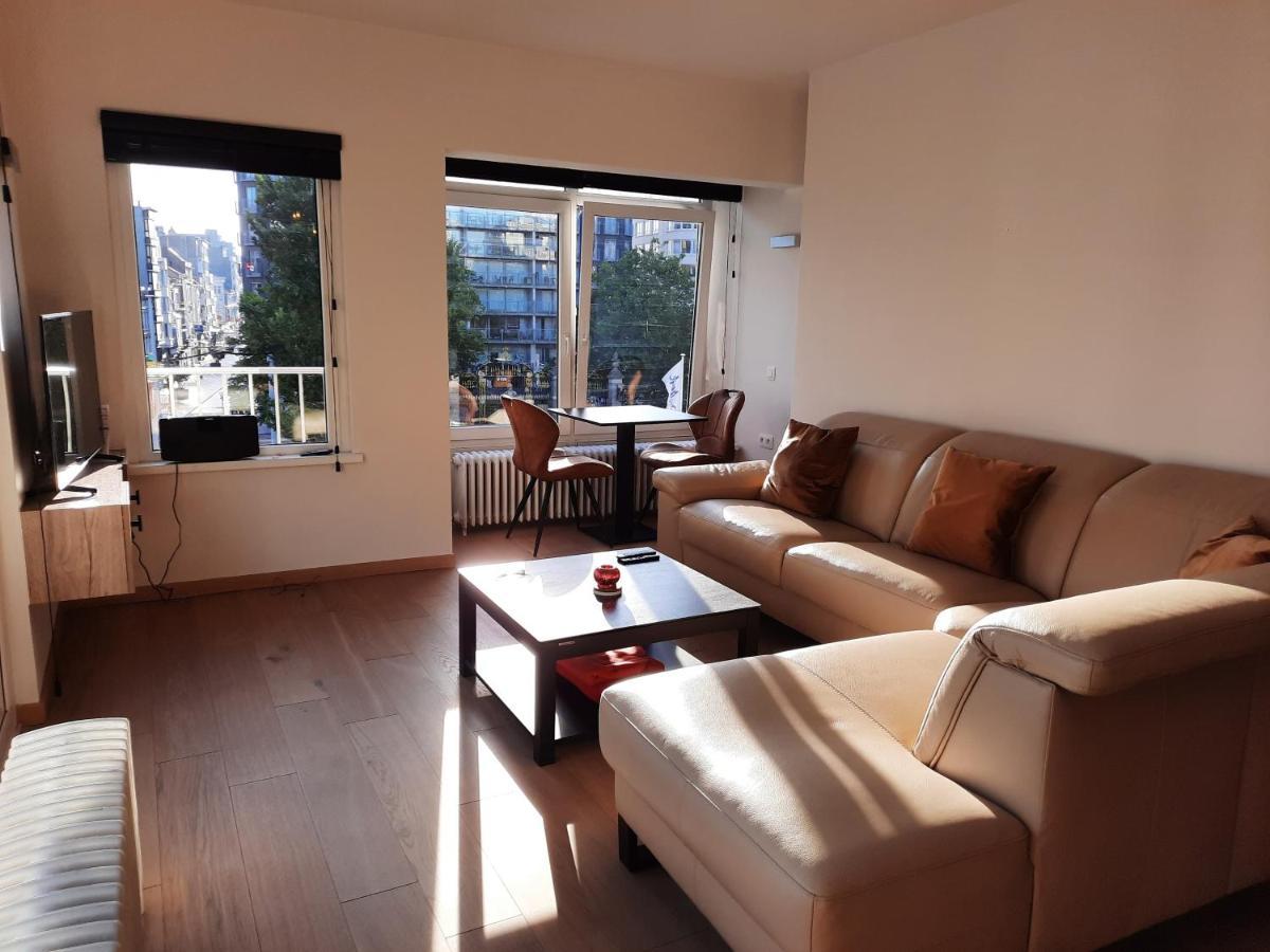 Lichtrijk En Comfortabel Hoekappartement Met Gratis Parking En Zeer Centraal Gelegen - Comme Chez Soi Ostende Extérieur photo
