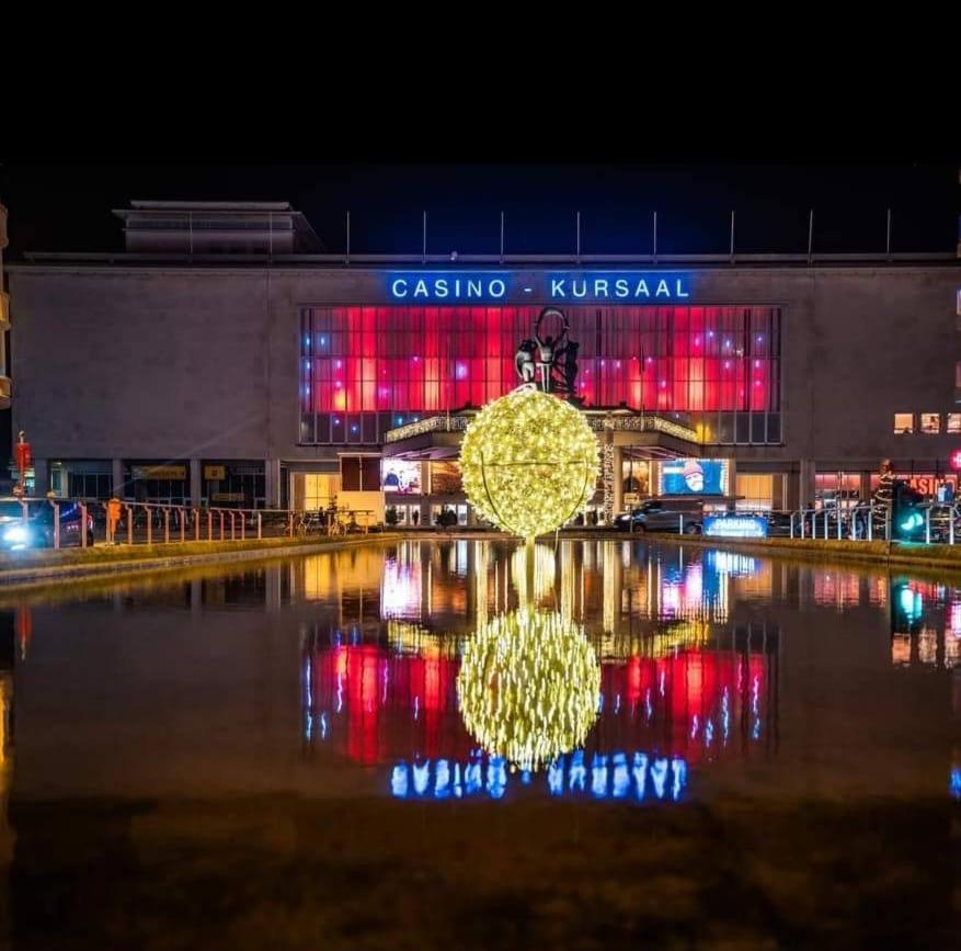 Lichtrijk En Comfortabel Hoekappartement Met Gratis Parking En Zeer Centraal Gelegen - Comme Chez Soi Ostende Extérieur photo
